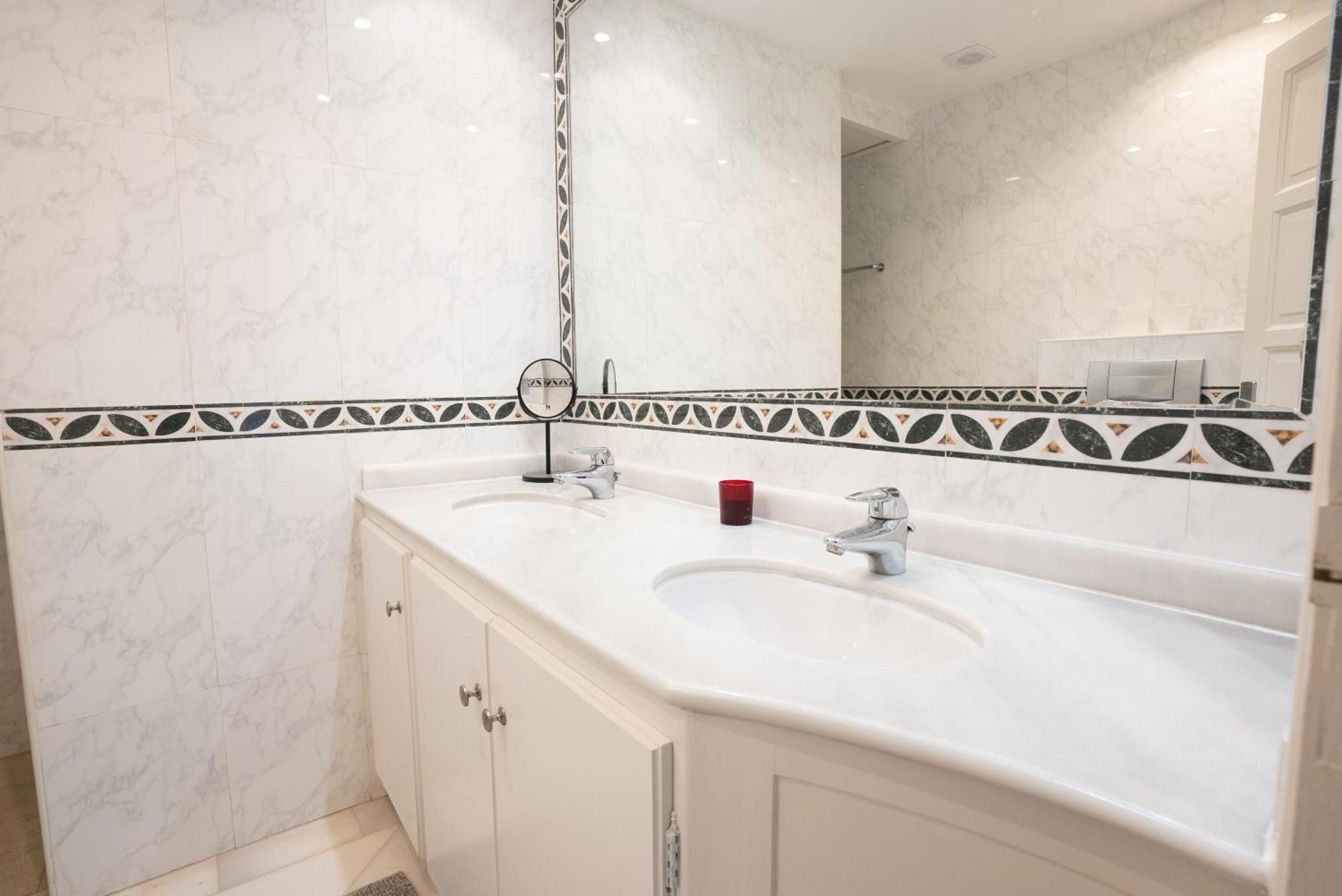 Appartement First Sea Line Puerto Banus 2 Bedrooms In A Private Residential Complex